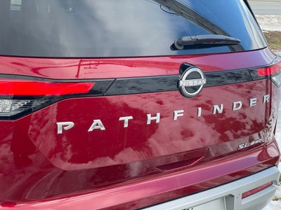 2023 Nissan Pathfinder SL w/Navi & Cross Bars
