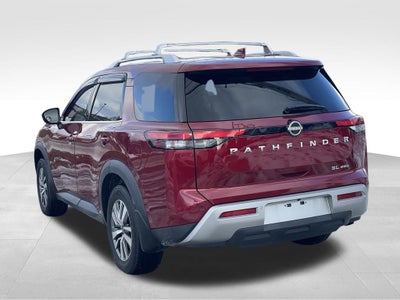 2023 Nissan Pathfinder SL w/Navi & Cross Bars