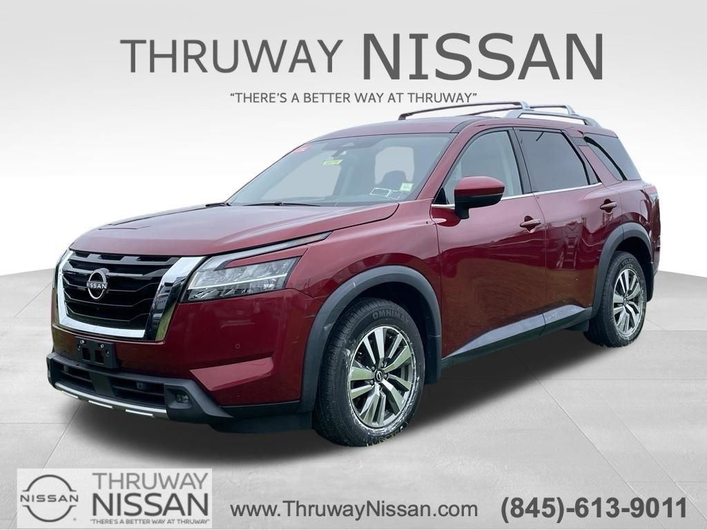 2022 Nissan Pathfinder SL