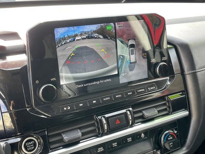 2022 Nissan Pathfinder SL