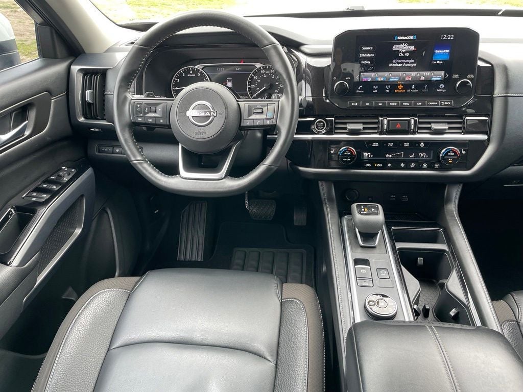 2024 Nissan Pathfinder SL