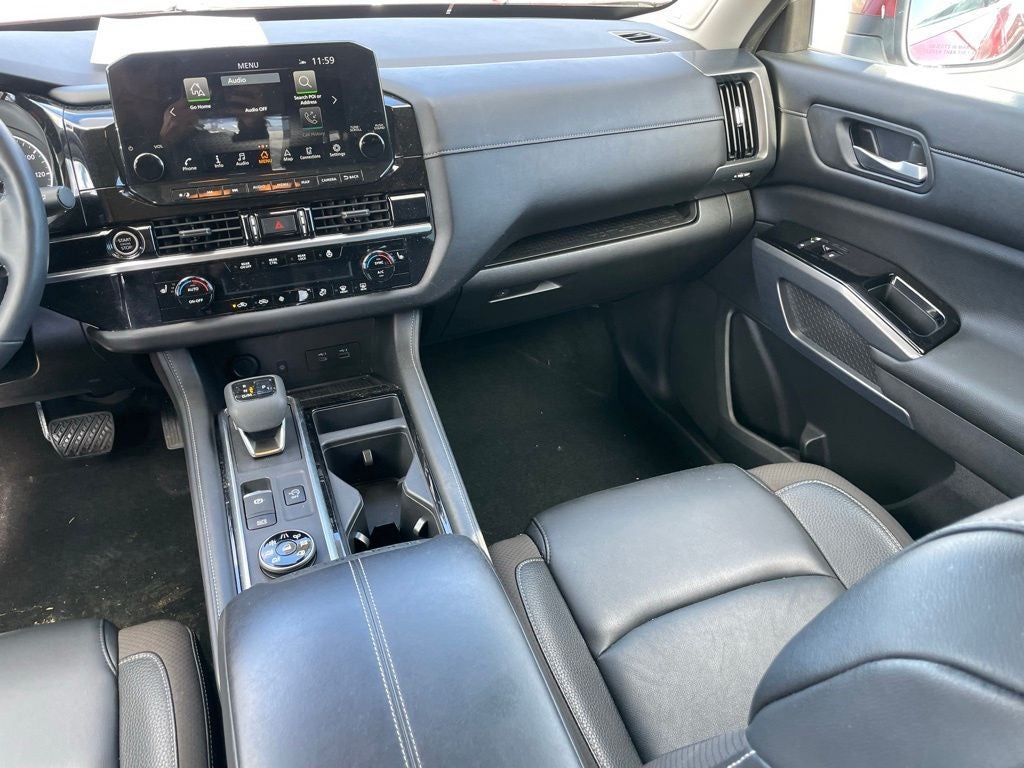 2022 Nissan Pathfinder SL