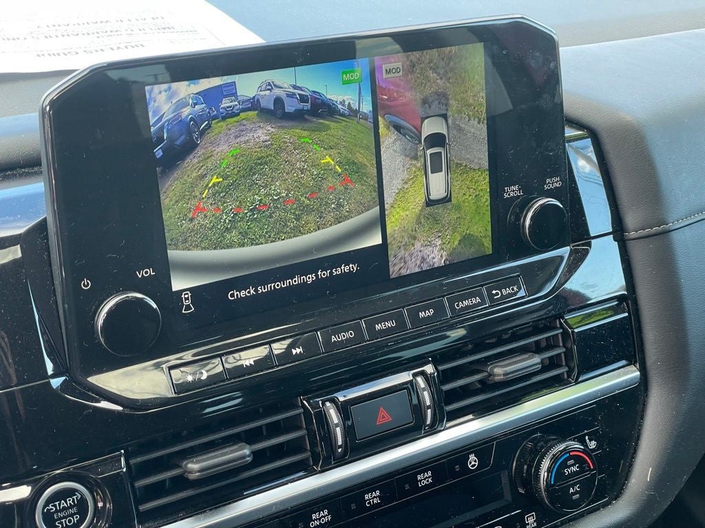 2022 Nissan Pathfinder SL