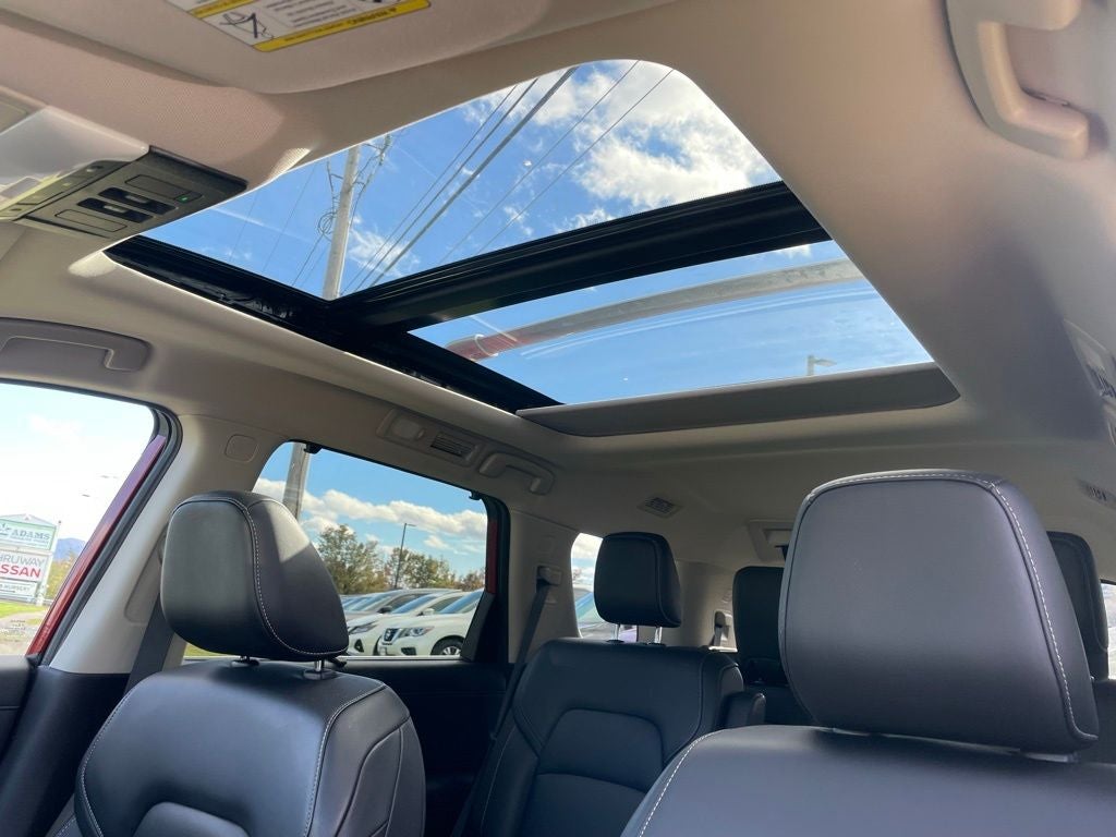 2022 Nissan Pathfinder SL