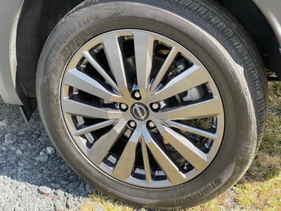 2022 Nissan Pathfinder SL