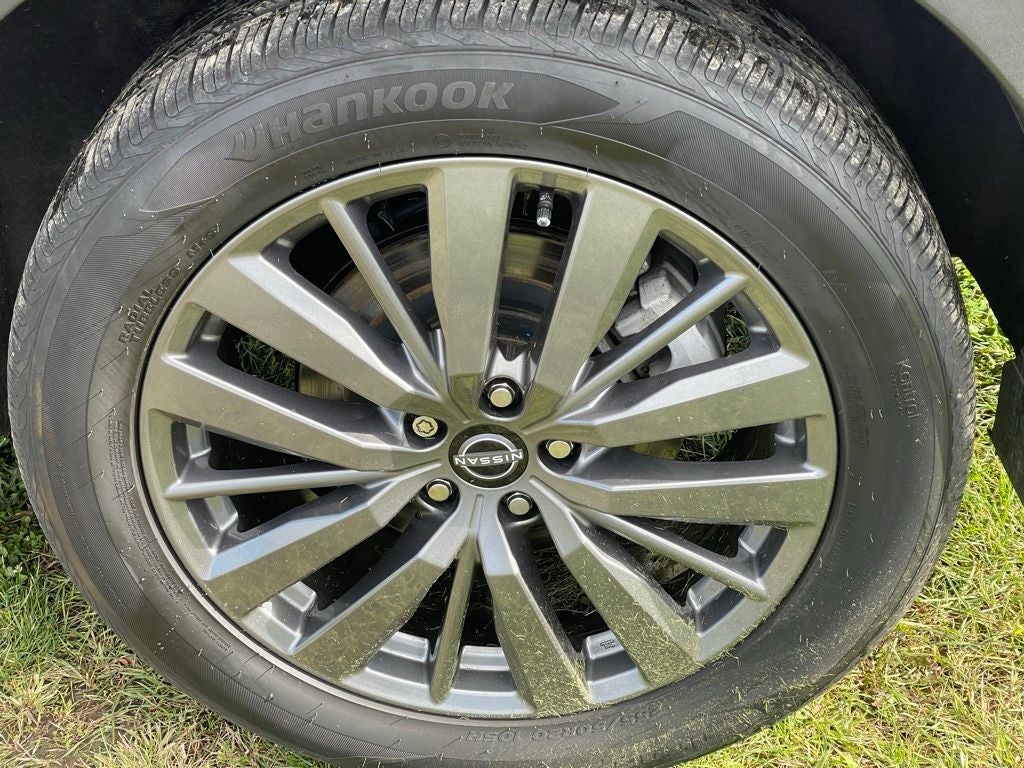 2022 Nissan Pathfinder SL