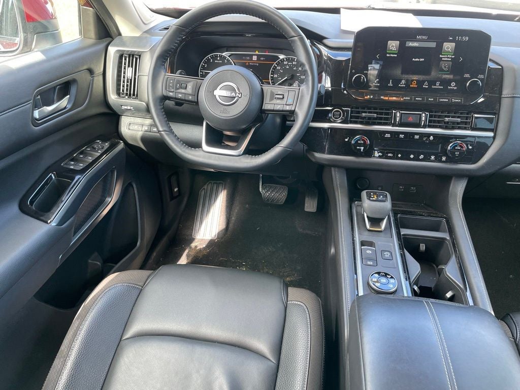 2022 Nissan Pathfinder SL