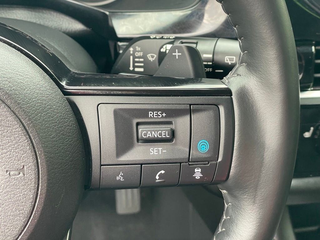 2023 Nissan Pathfinder SL Premium