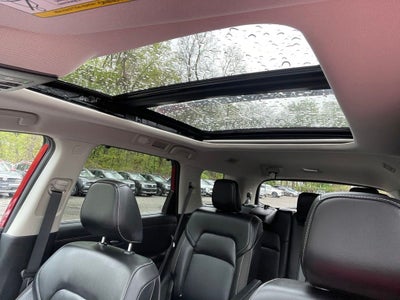 2023 Nissan Pathfinder SL Premium