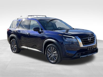 2023 Nissan Pathfinder SL Premium