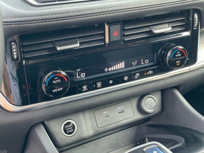 2023 Nissan Rogue SV Cloth Seating