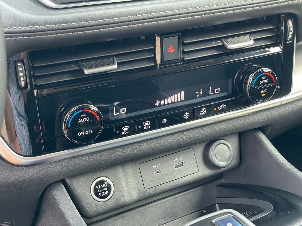 2023 Nissan Rogue SV Cloth Seating