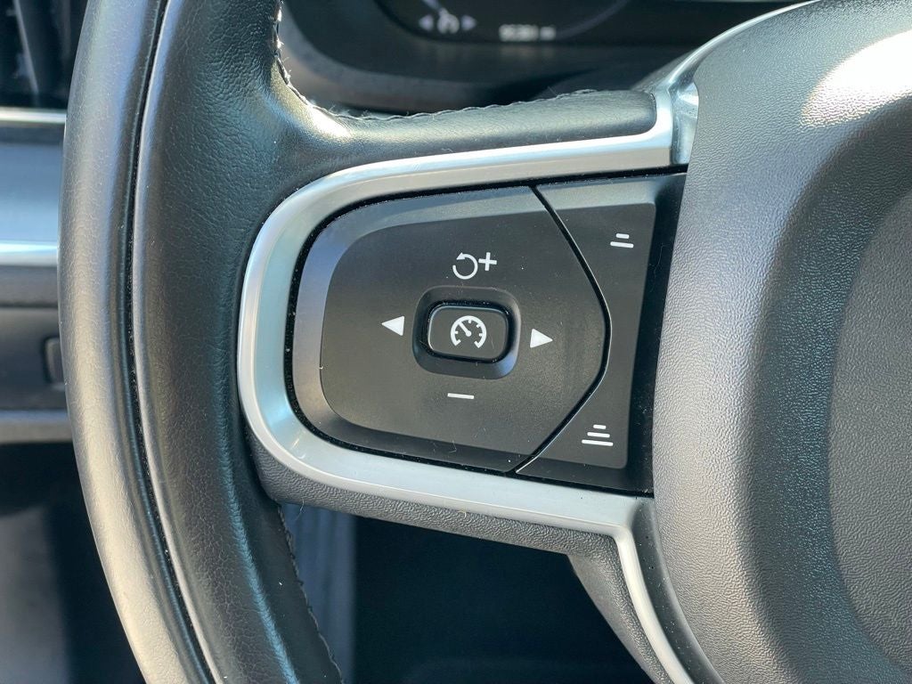 2020 Volvo XC60 T5 Momentum