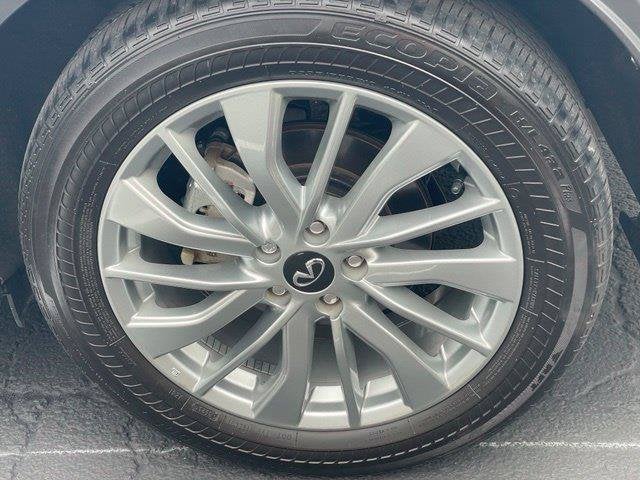 2023 INFINITI QX50 LUXE AWD