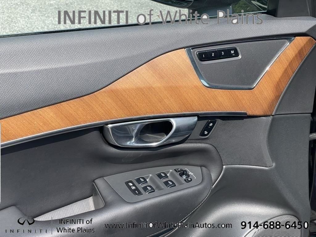 2023 Volvo XC90 B6 Plus 7-Seater w/Heated Leather, Navi, Moonroof, AWD,