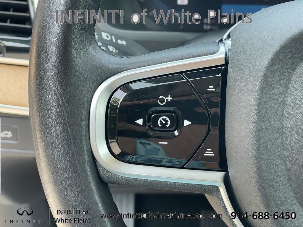 2023 Volvo XC90 B6 Plus 7-Seater w/Heated Leather, Navi, Moonroof, AWD,