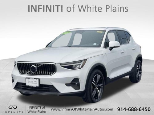 2023 Volvo XC40 B5 Plus Bright Theme