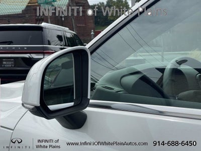 2023 Volvo XC40 B5 Plus Bright Theme