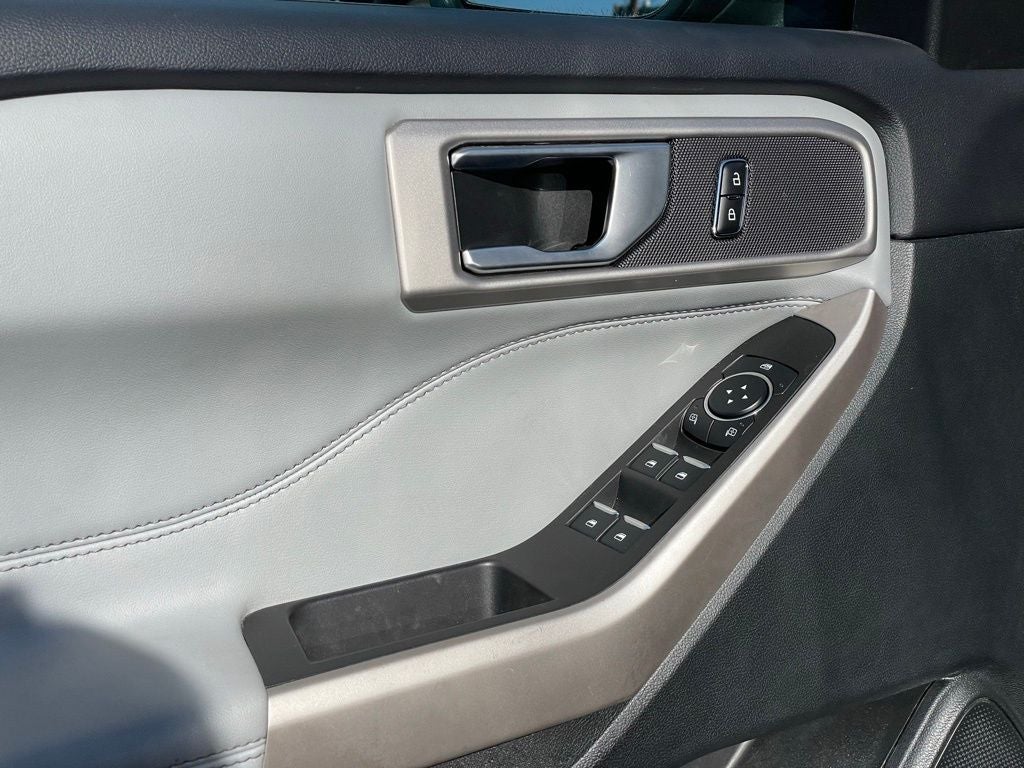 2023 Ford Explorer XLT 4x4