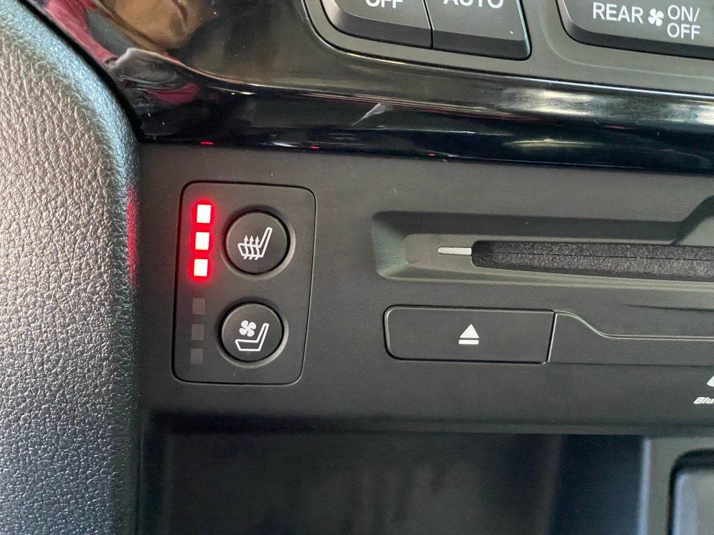 2022 Honda Pilot Elite AWD w/Navi, Hot/Cool Leather, Moonroof, Memory,