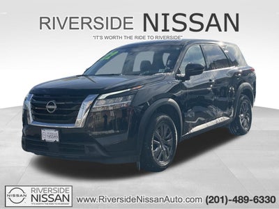 2022 Nissan Pathfinder S
