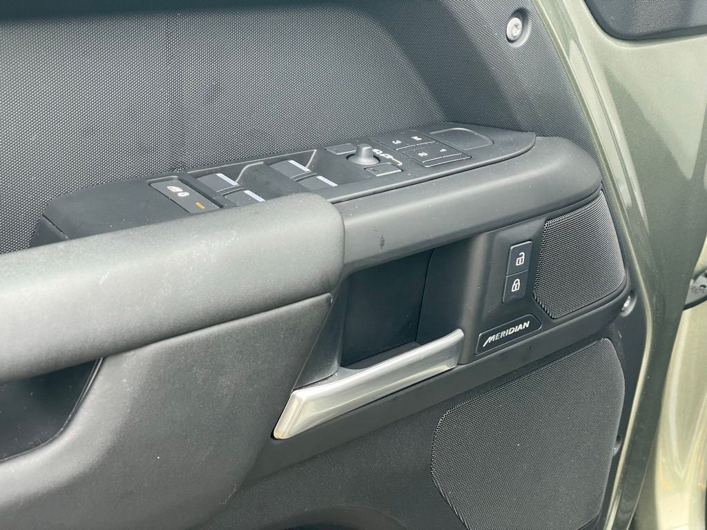 2025 Land Rover Defender 110 S