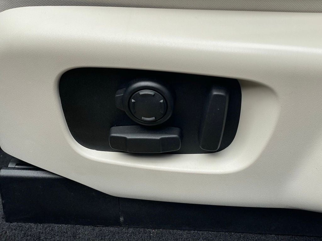 2025 Land Rover Discovery S