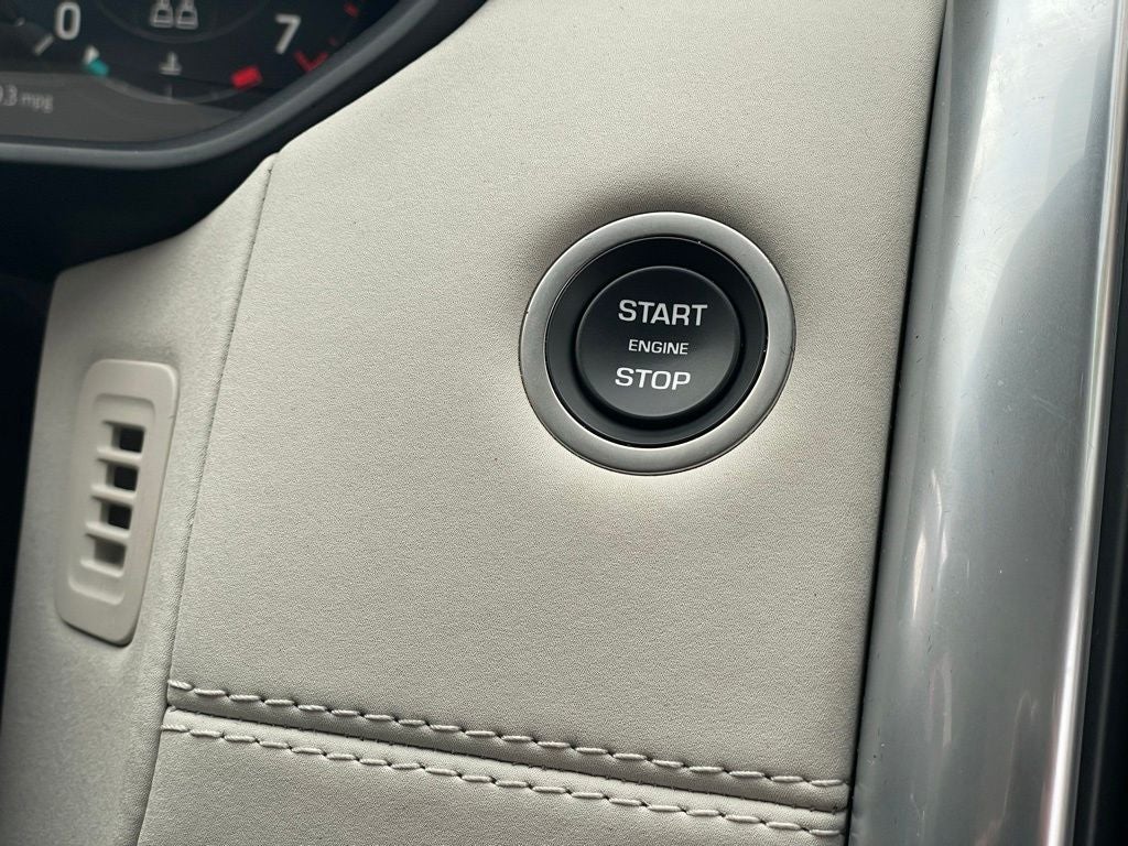 2025 Land Rover Discovery S