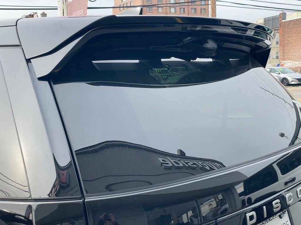 2025 Land Rover Discovery S