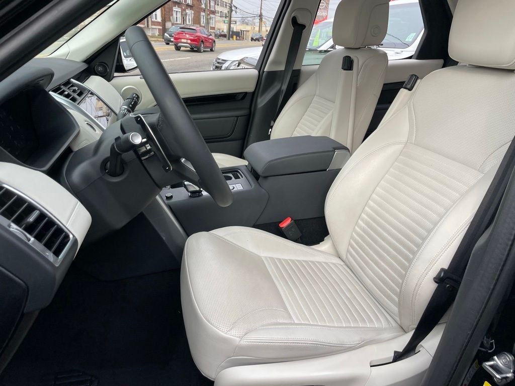 2025 Land Rover Discovery S