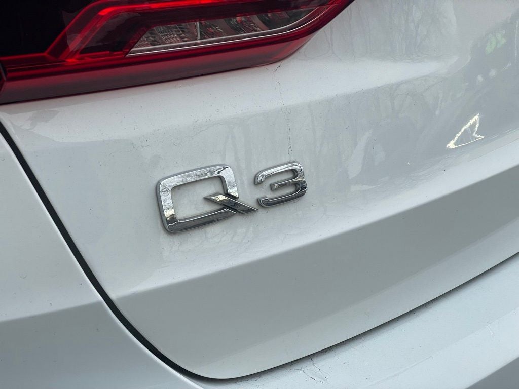 2021 Audi Q3 Premium quattro