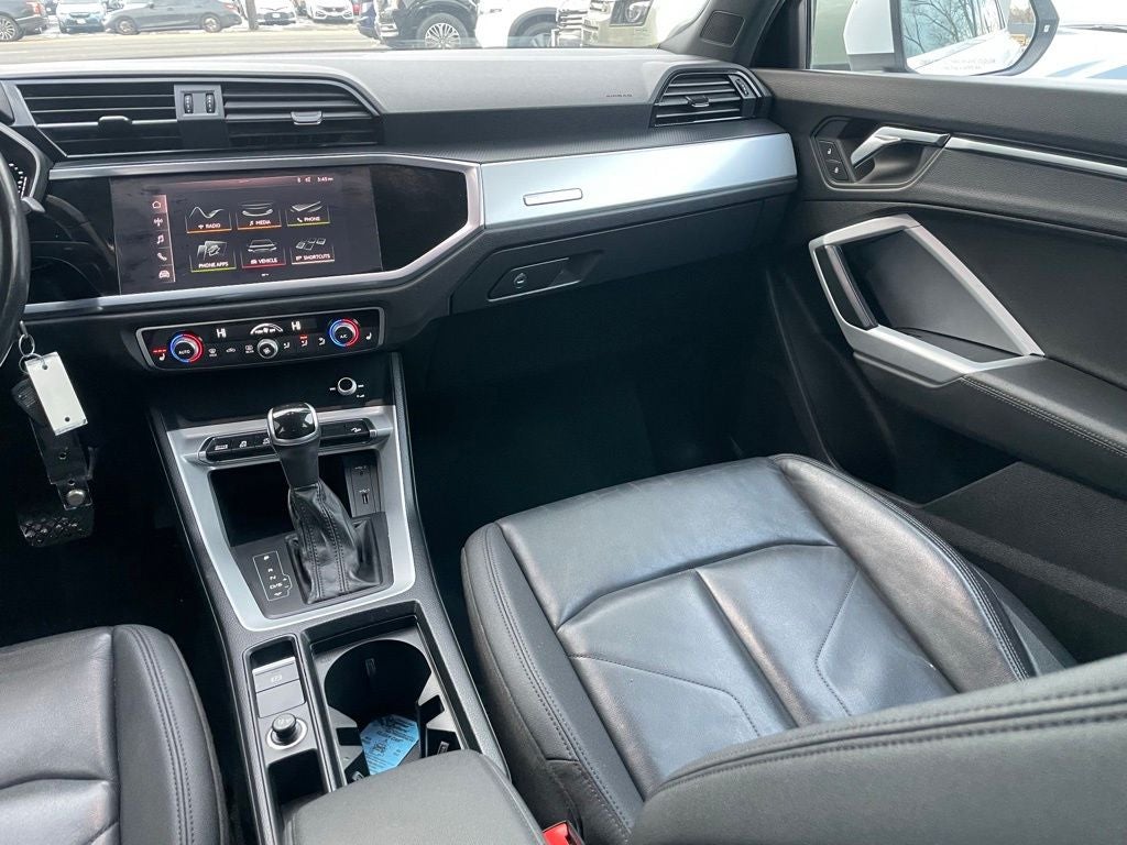 2021 Audi Q3 Premium quattro