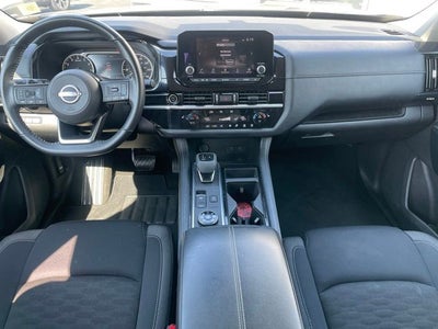 2023 Nissan Pathfinder SV