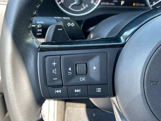 2023 Nissan Pathfinder SV