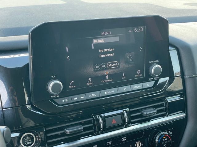 2023 Nissan Pathfinder SV