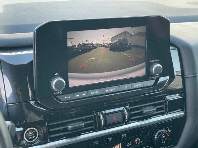 2023 Nissan Pathfinder SV