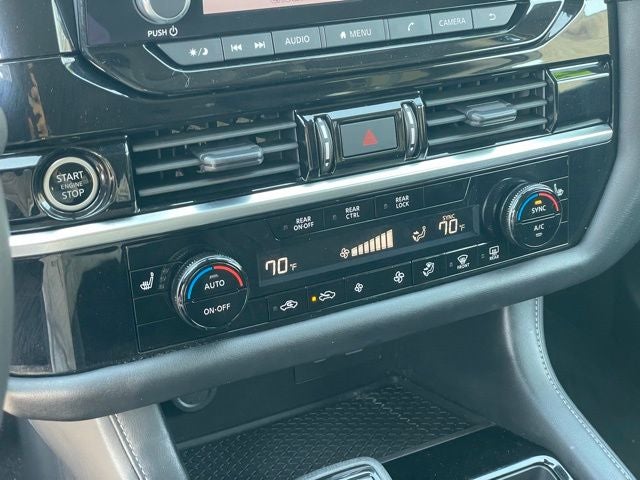 2023 Nissan Pathfinder SV