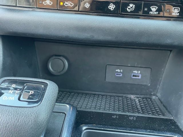 2023 Nissan Pathfinder SV