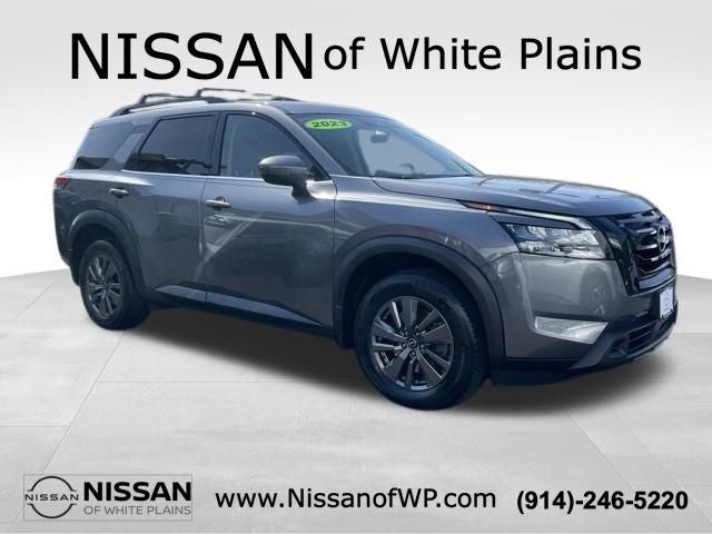 2023 Nissan Pathfinder SV