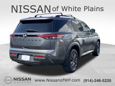 2023 Nissan Pathfinder SV