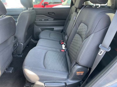 2023 Nissan Pathfinder SV