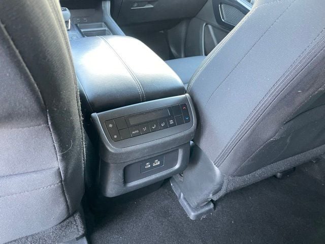 2023 Nissan Pathfinder SV