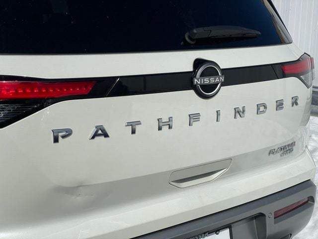 2023 Nissan Pathfinder Platinum