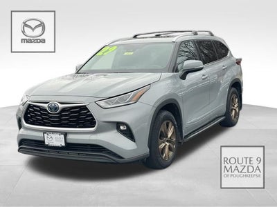 2022 Toyota Highlander Hybrid Bronze Edition