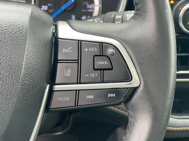 2022 Toyota Highlander Hybrid Bronze Edition