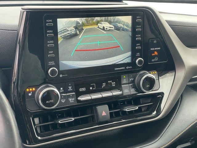 2022 Toyota Highlander Hybrid Bronze Edition