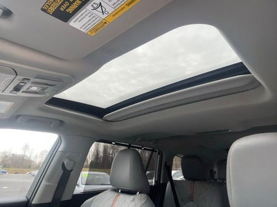 2022 Toyota Highlander Hybrid Bronze Edition